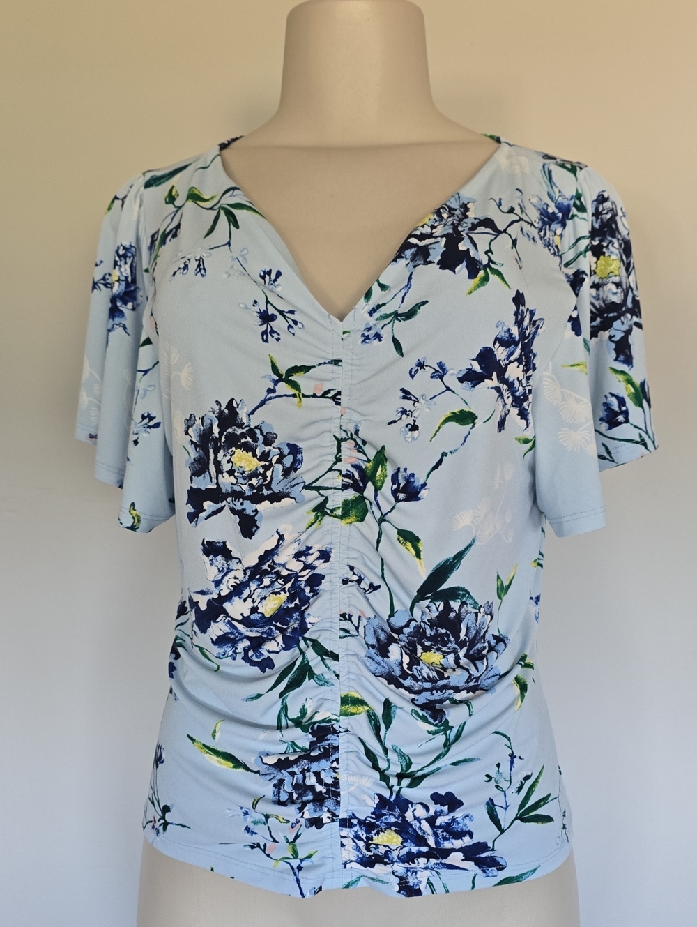 White House Black Market light blue floral ruched top-M
